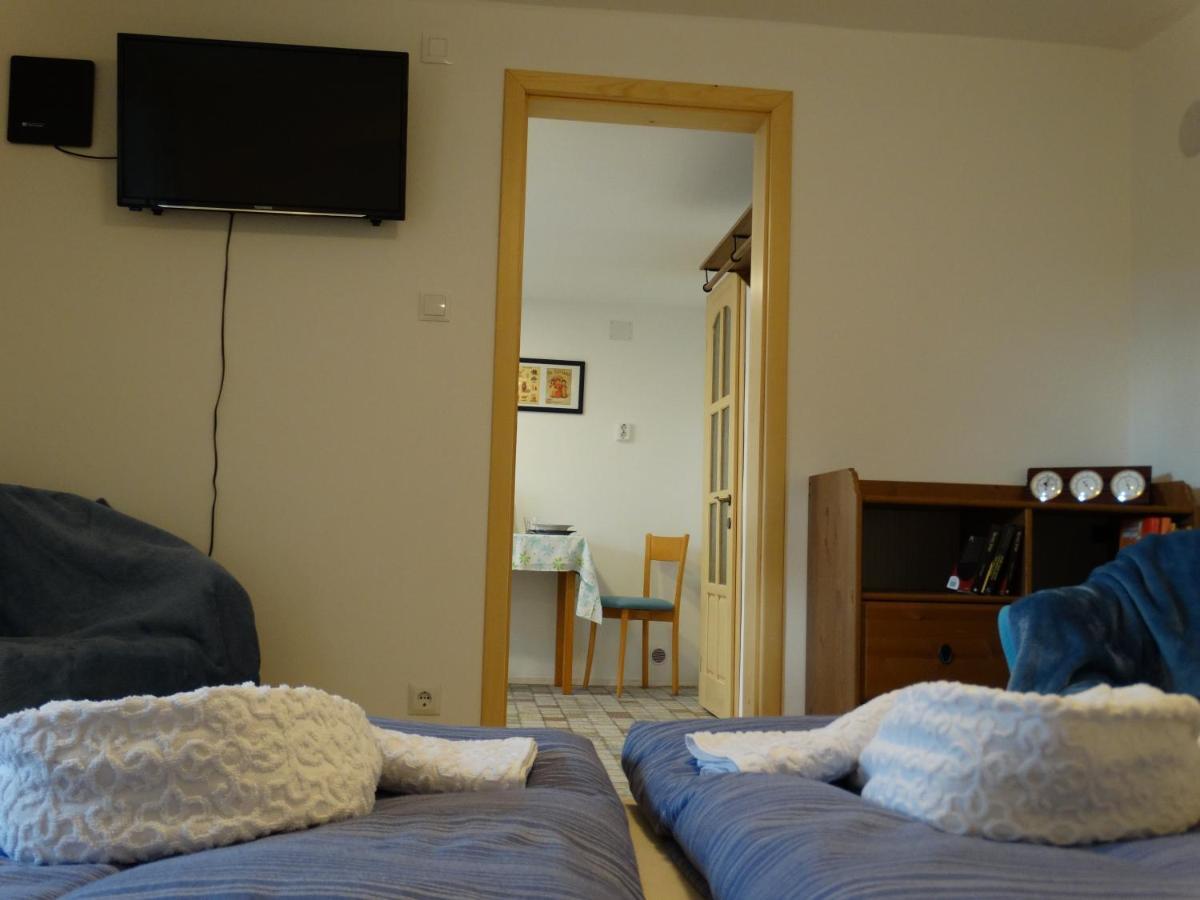 Apartamento Tettyei Házikó Pécs Exterior foto