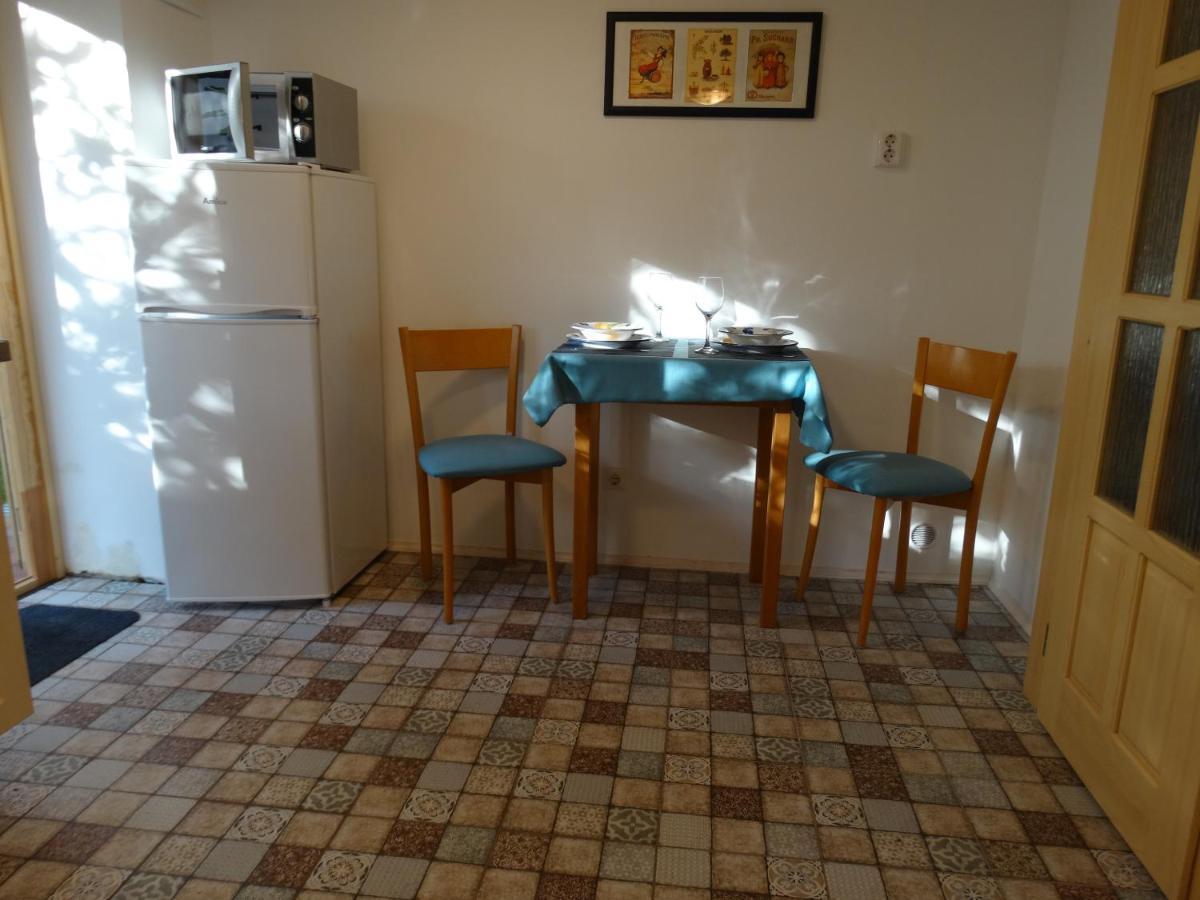 Apartamento Tettyei Házikó Pécs Exterior foto